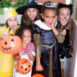 Halloween safety tips | Montreal Children's Hospital